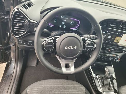 Used 2025 Kia Soul EX image 30