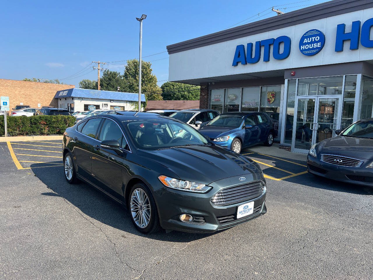 Used 2015 Ford Fusion SE w/ Equipment Group 202A FWD image 3