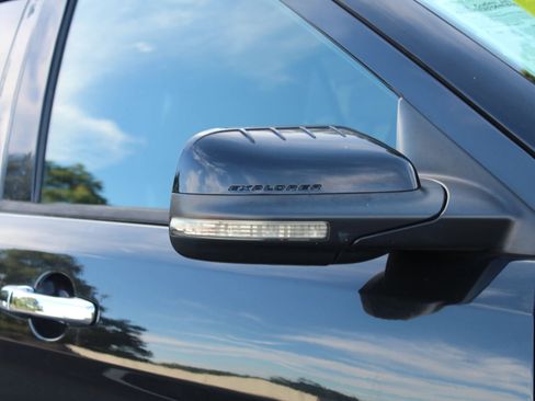 Used 2013 Ford Explorer XLT image 37