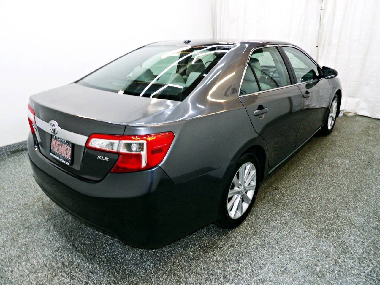 Used 2013 Toyota Camry XLE FWD image 6