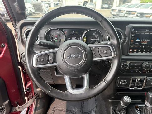 Used 2022 Jeep Wrangler Unlimited Sahara w/ Cold Weather Group AWD/4WD image 22