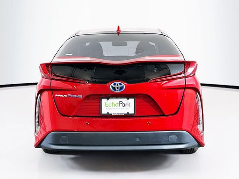 Used 2017 Toyota Prius Prime Advanced FWD image 7
