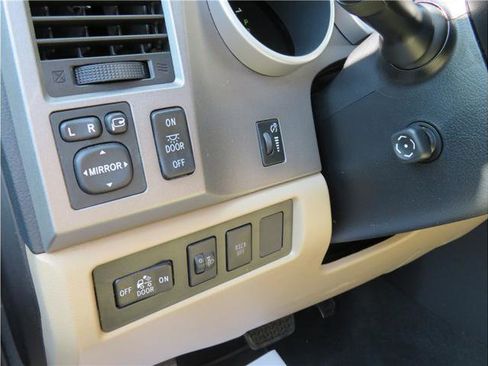 Used 2012 Toyota Tundra Limited w/ Memory Pkg AWD/4WD image 11