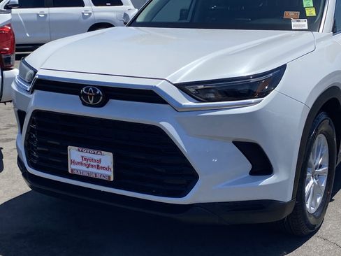 Certified 2025 Toyota Grand Highlander AWD image 7