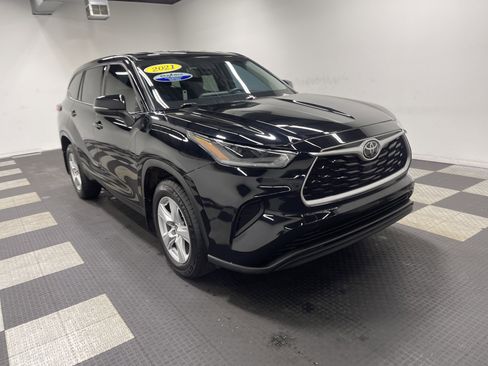 Used 2021 Toyota Highlander L image 6