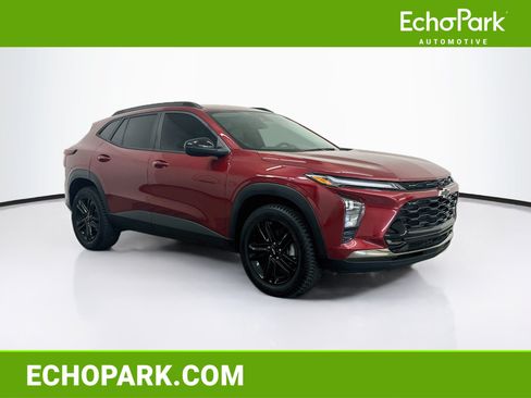 Used 2024 Chevrolet Trax ACTIV w/ Driver Confidence Package FWD image 1