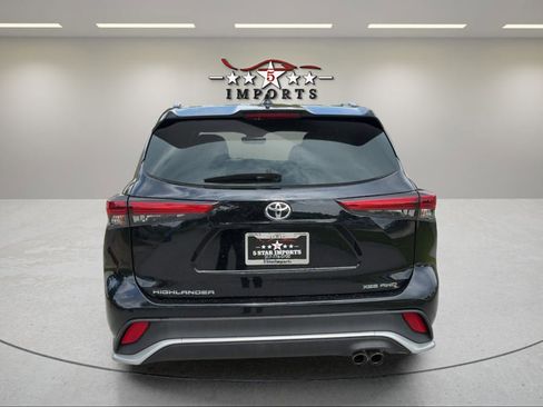 Used 2022 Toyota Highlander XSE AWD/4WD image 5