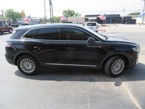 Used 2020 Lincoln Nautilus FWD image 4