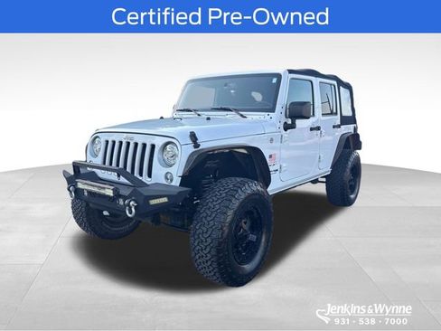Used 2018 Jeep Wrangler Unlimited Sahara w/ Connectivity Group AWD/4WD image 1