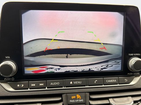 Used 2024 Nissan Altima 2.5 SV image 15