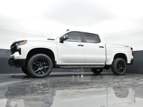 Used 2024 Chevrolet Silverado 1500 LT Trail Boss w/ LT Trail Boss Premium Package AWD/4WD image 42