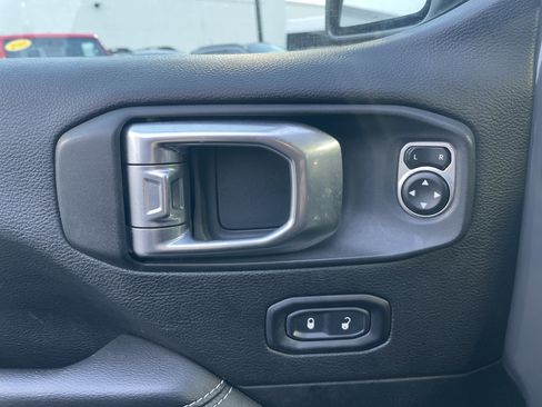 Certified 2020 Jeep Wrangler Unlimited Sahara image 35