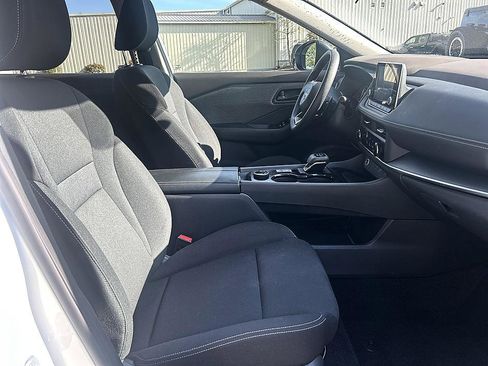 Used 2023 Nissan Rogue S AWD/4WD image 19
