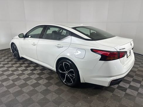 Certified 2025 Nissan Altima 2.5 SR image 5