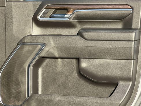 Used 2024 Chevrolet Silverado 3500 LT w/ Convenience Package image 24