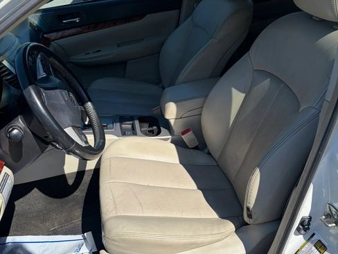 Used 2012 Subaru Outback 3.6R Limited w/ Moonroof Pkg AWD/4WD image 20