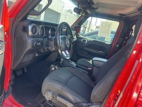 Used 2021 Jeep Wrangler Unlimited Sahara AWD/4WD image 6
