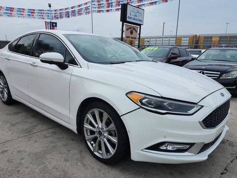 Used 2019 Ford Fusion SE AWD/4WD image 2
