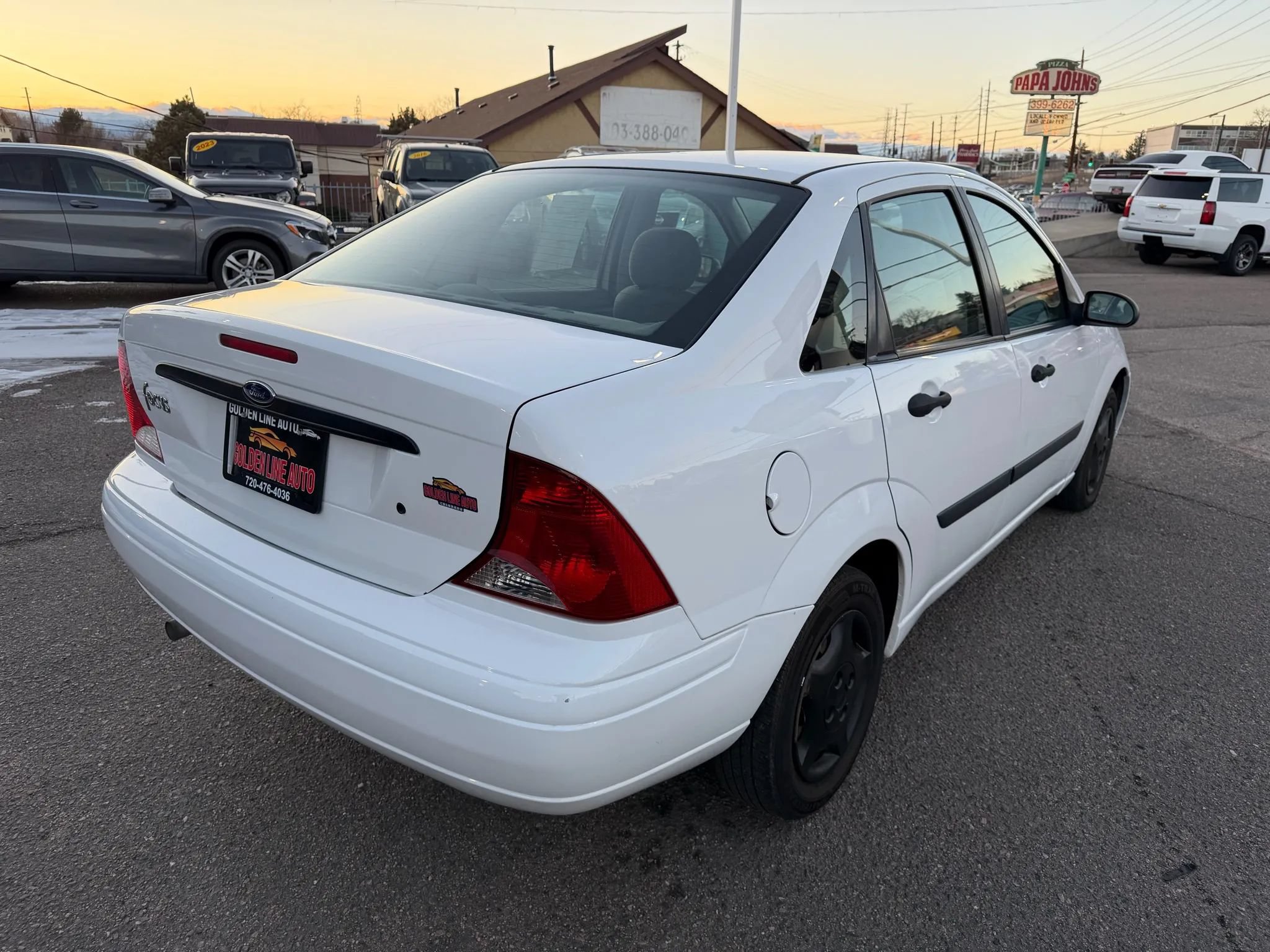 Used 2004 Ford Focus LX FWD image 8