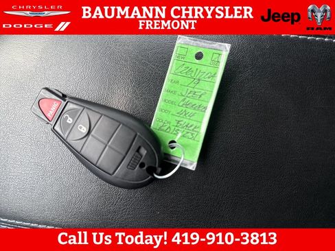 Used 2019 Jeep Cherokee Latitude w/ Popular Appearance Group FWD image 29