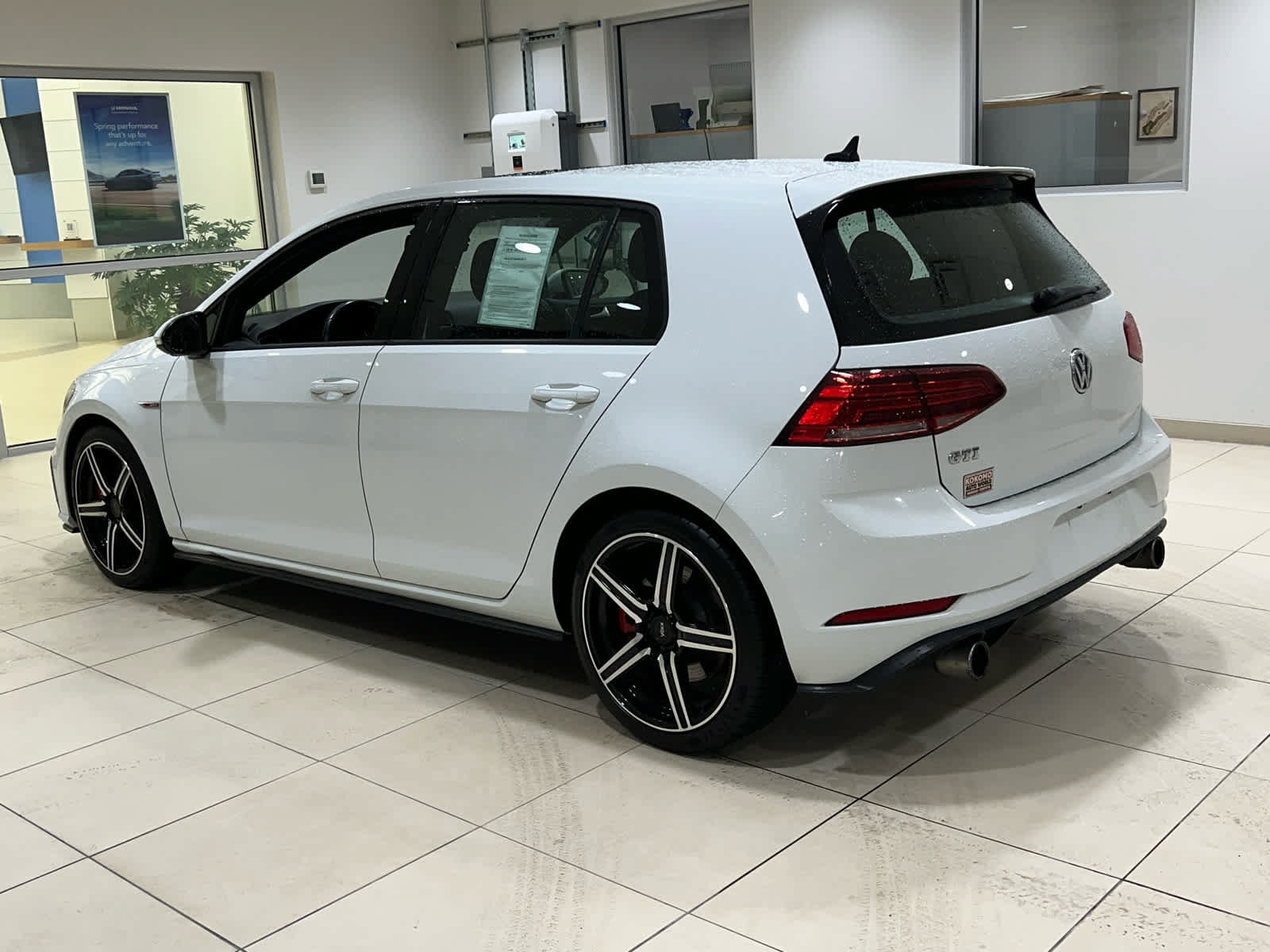 Used 2018 Volkswagen GTI SE FWD image 10