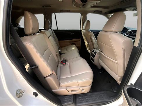 Used 2020 Honda Pilot Touring image 19