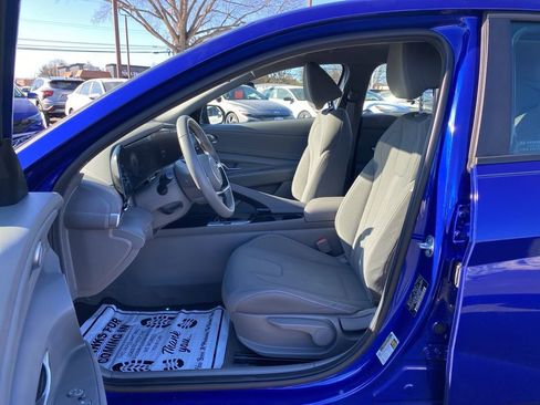 Certified 2023 Hyundai Elantra SEL w/ Convenience Package image 13