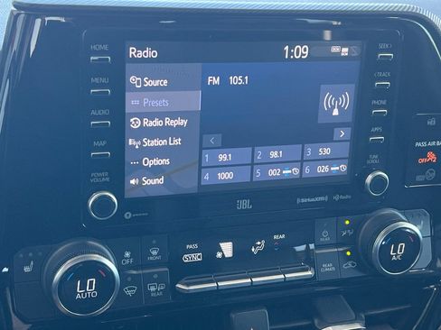 Certified 2021 Toyota Highlander XSE AWD/4WD image 16