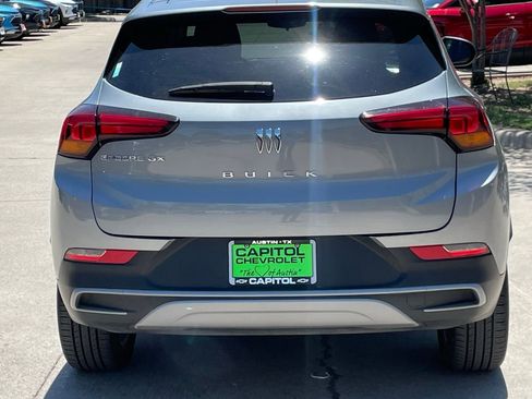 Certified 2025 Buick Encore GX Preferred FWD image 5