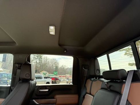 Used 2023 Chevrolet Silverado 3500 High Country AWD/4WD image 58
