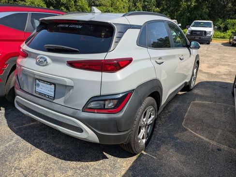 Used 2023 Hyundai Kona SEL w/ Cargo Package FWD image 5