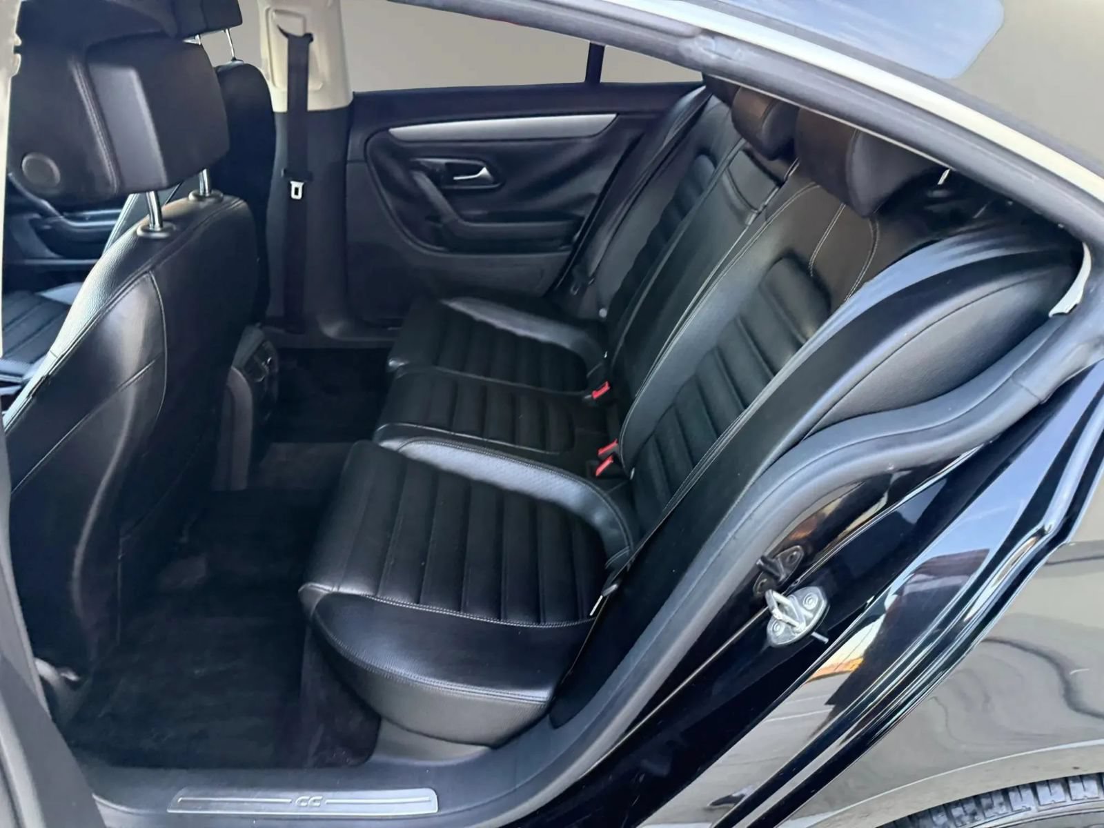 Used 2014 Volkswagen CC R-Line FWD image 16