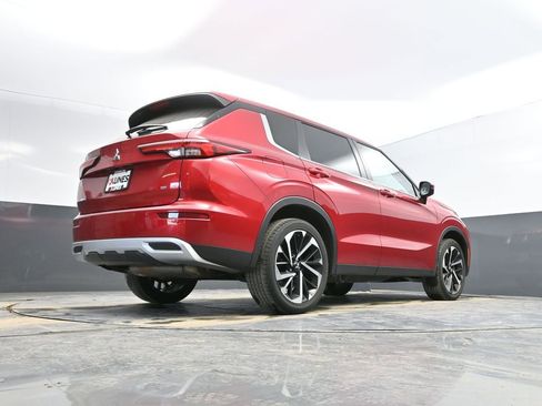 Used 2022 Mitsubishi Outlander SE image 24