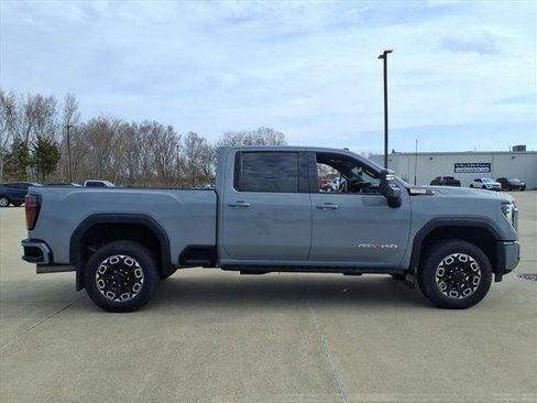 Used 2024 GMC Sierra 2500 AT4 image 5