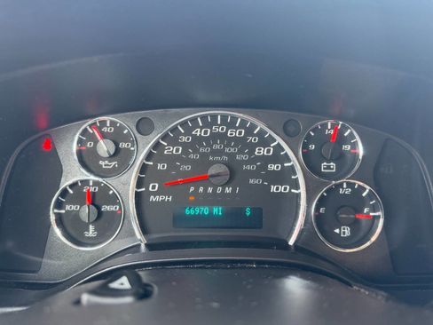 Used 2017 Chevrolet Express 3500 LT w/ LT Preferred Equipment Group RWD image 13