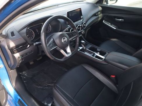 Used 2023 Nissan Sentra SR w/ SR Premium Package FWD image 9