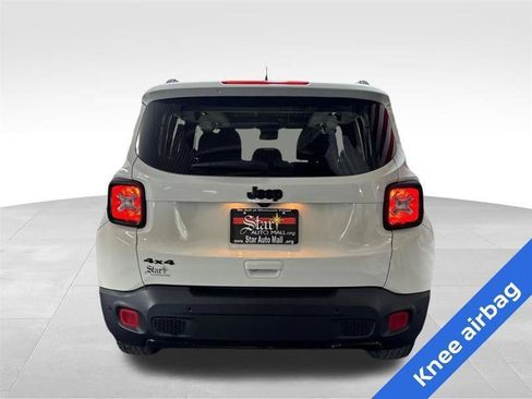 Used 2018 Jeep Renegade Altitude w/ UConnect 8.4 Nav Group AWD/4WD image 6