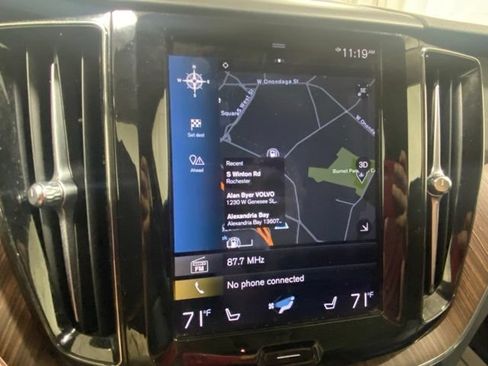 Used 2021 Volvo XC60 T5 Momentum w/ Premium Package AWD/4WD image 19