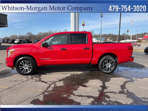 Used 2022 Nissan Titan SV image 8