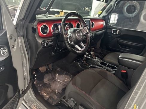 Used 2022 Jeep Gladiator Rubicon AWD/4WD image 11