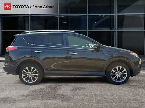 Used 2017 Toyota RAV4 Limited w/ Advanced Technology Package AWD/4WD image 5