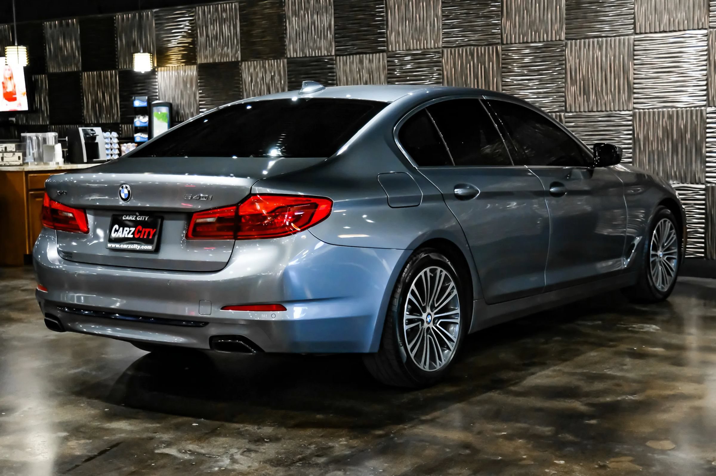 Used 2019 BMW 540i xDrive AWD/4WD image 10
