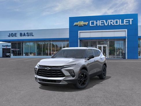 New 2026 Chevrolet Blazer LT w/ Convenience Package FWD image 8