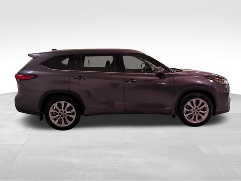 Used 2020 Toyota Highlander Limited image 2