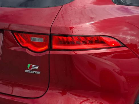 Used 2019 Jaguar F-PACE S image 11