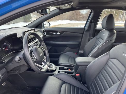 Used 2023 Kia Forte GT-Line w/ GT-Line Premium Package image 11