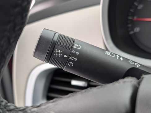 Used 2017 Chevrolet Equinox LT w/ Convenience Package image 20