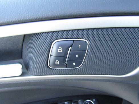 Used 2016 Ford Fusion SE w/ Equipment Group 202A image 12