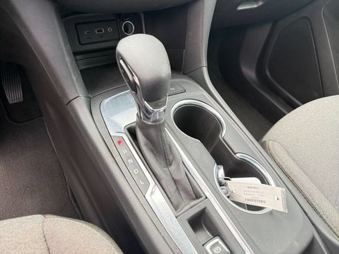 Used 2024 Chevrolet Equinox LT FWD image 30