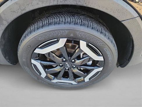 Used 2025 Kia Telluride S FWD image 10
